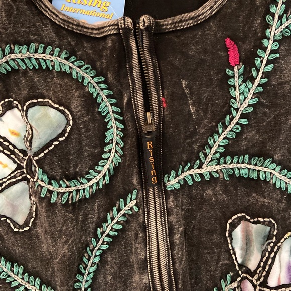 BOHO Zip Up Vest with Embroidered Floral Accents - BRAND NEW - Picture 9 of 14